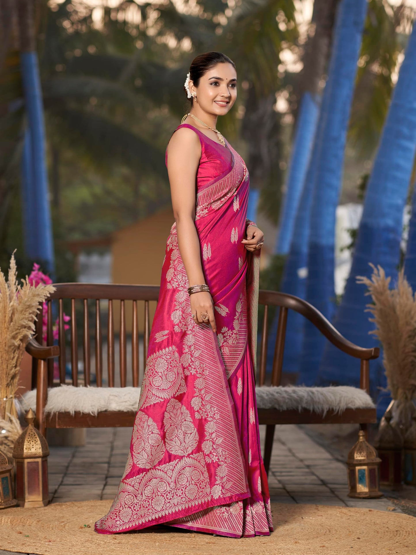 MANOHARI Women's Most Trendy Banarasi Woven Pink Saree With Heavy Jacquard Work Saree With Blouse Piece