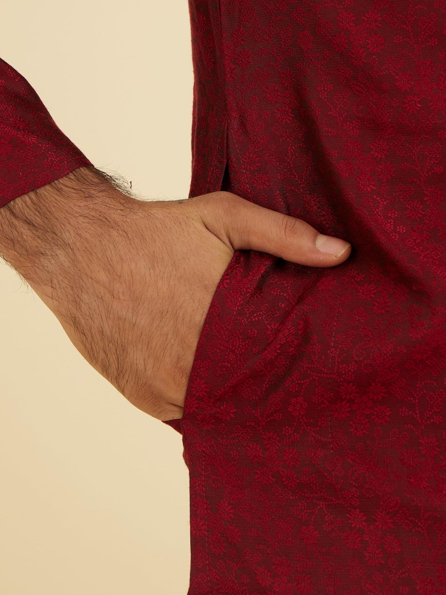 Manyavar Men's Viscose Blend Thread Embroidery Kurta Pyjama Set (Maroon,L)