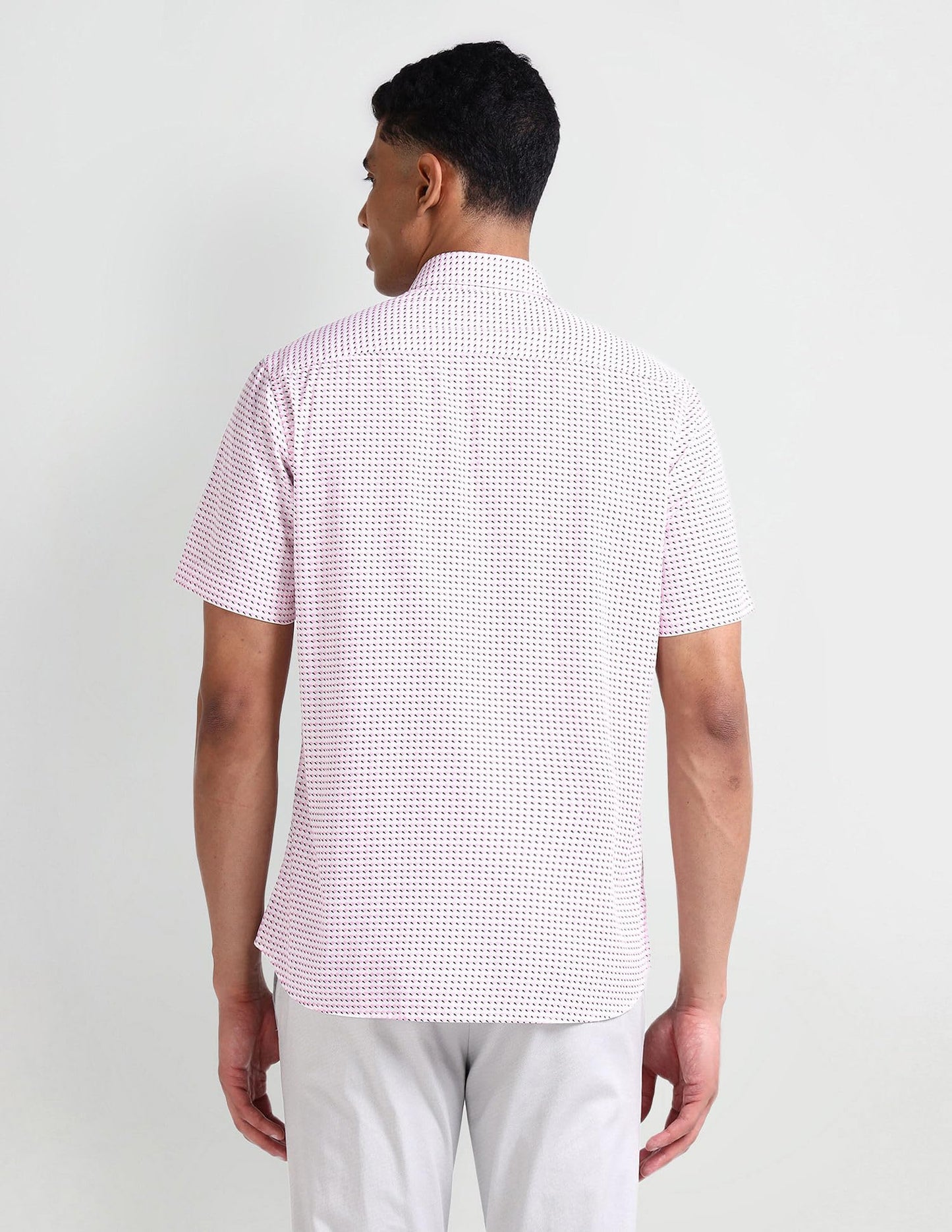 Arrow Sport Short Sleeve Geometric Print Shirt Light Pink