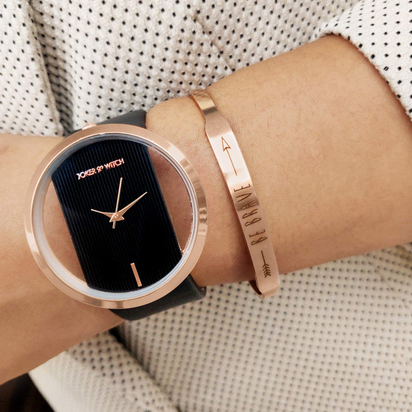 Joker & Witch Synthetic Aurora Rosegold And Black Dial Analog Watch Bracelet Set For Women, Black Band