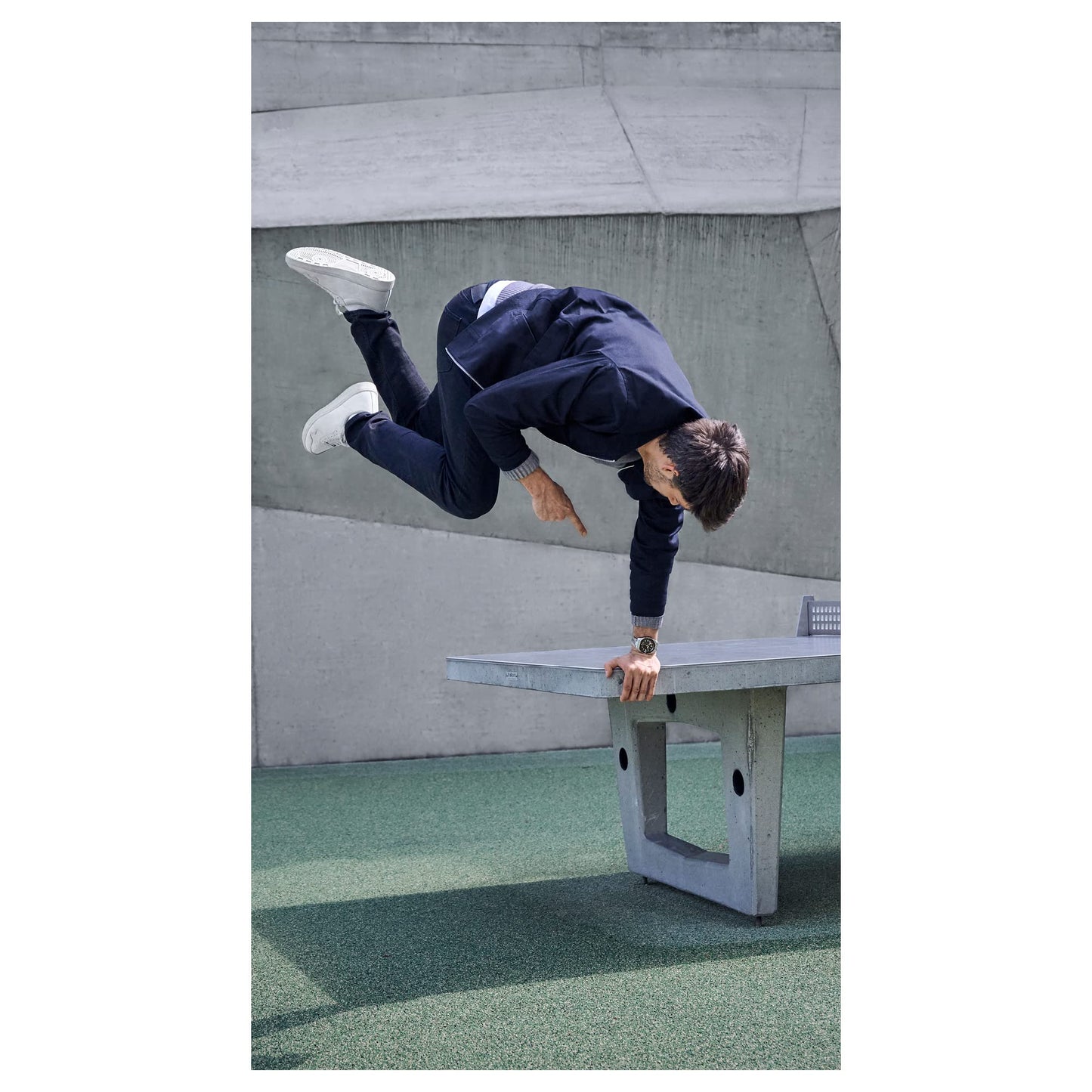 Victorinox Stainless Steel Journey 1884, Automatic Swiss Made Men's Analog Watch, Black Dial, 43 Mm, Water Resistant Up To 200 M, Sellita Sw 200-1 Movement, Wrist Watch For Men | 241981,Silver Band