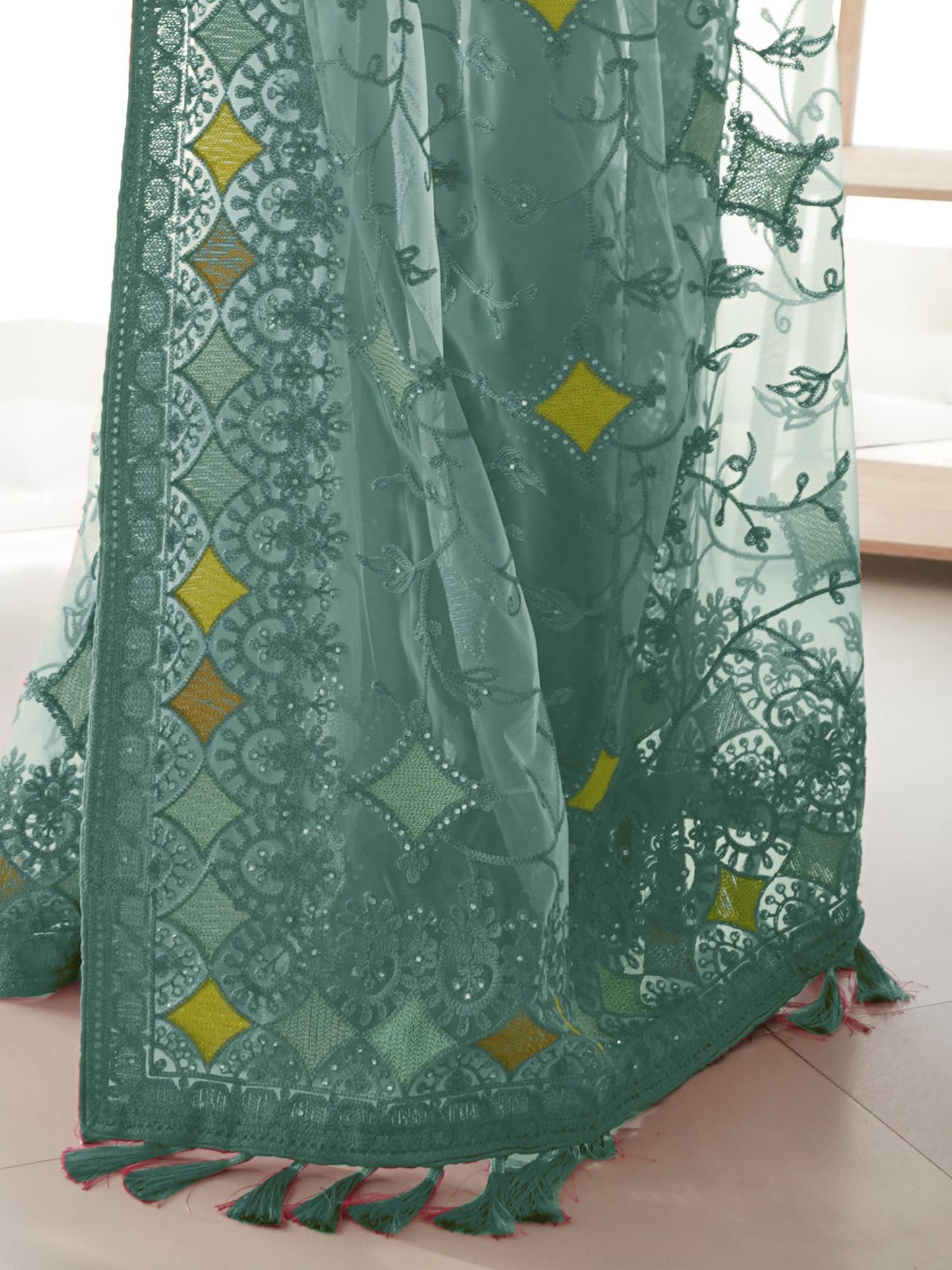 AKHILAM Women's Net Woven Design Saree With Unstitched Blouse Piece, Green
