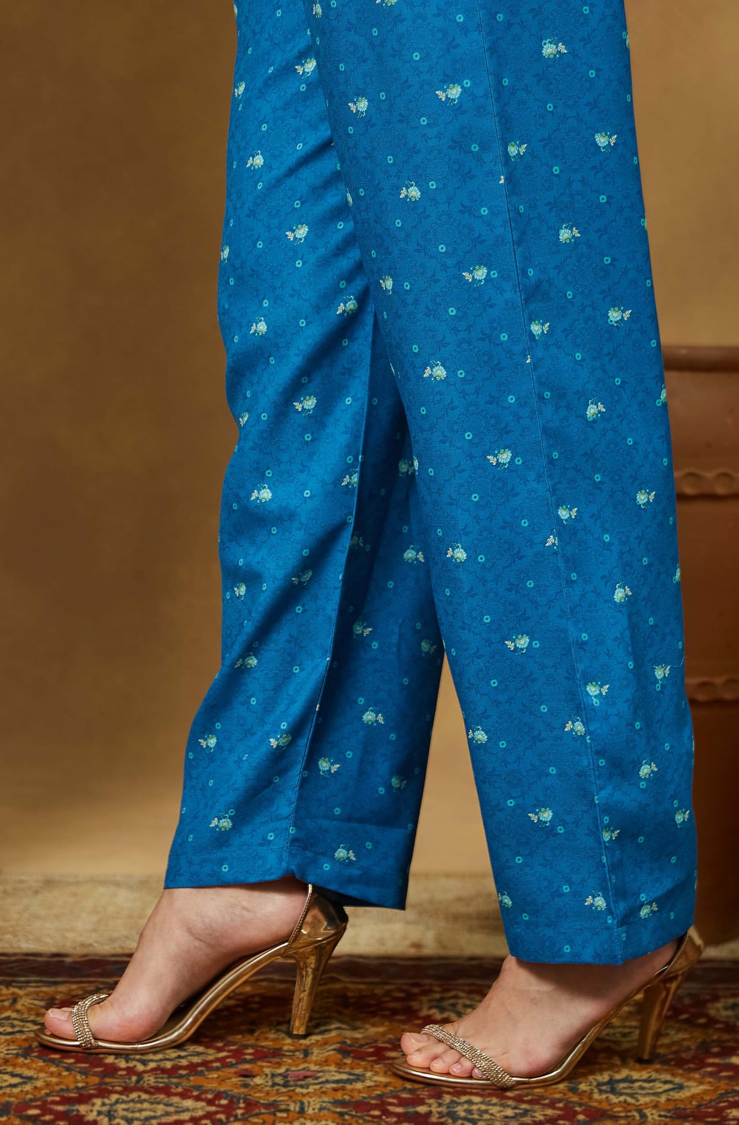 Janasya Women's Blue Cotton Blend Floral Printed Anarkali Kurta Set (JAC25ST02996-M)