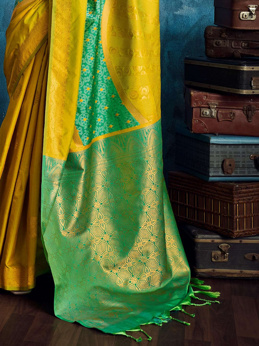 AKHILAM Women's Lemon Yellow Pure Silk Ethnic Motif Print Tassels and Latkans Saree With Unstitched Blouse Piece | saree for woman | Designer Saree for Women