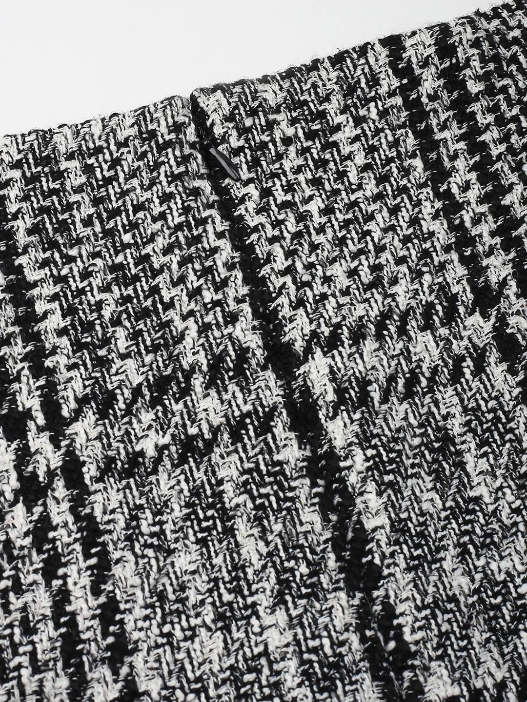 Regular Fit Checks Mid Rise Skirt