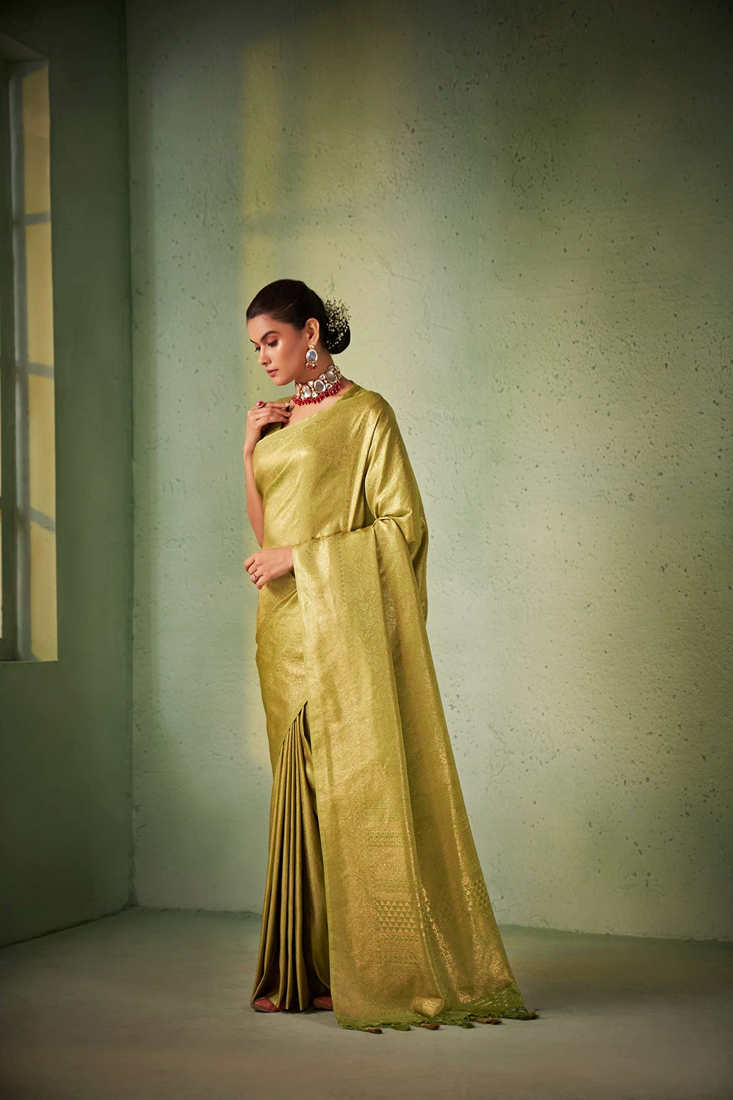 Vardha Women's Kanchipuram Art Silk Saree with Unstitched Blouse Piece - Gold Zari Woven Work Sarees for Wedding (Asya Vol.4_561)