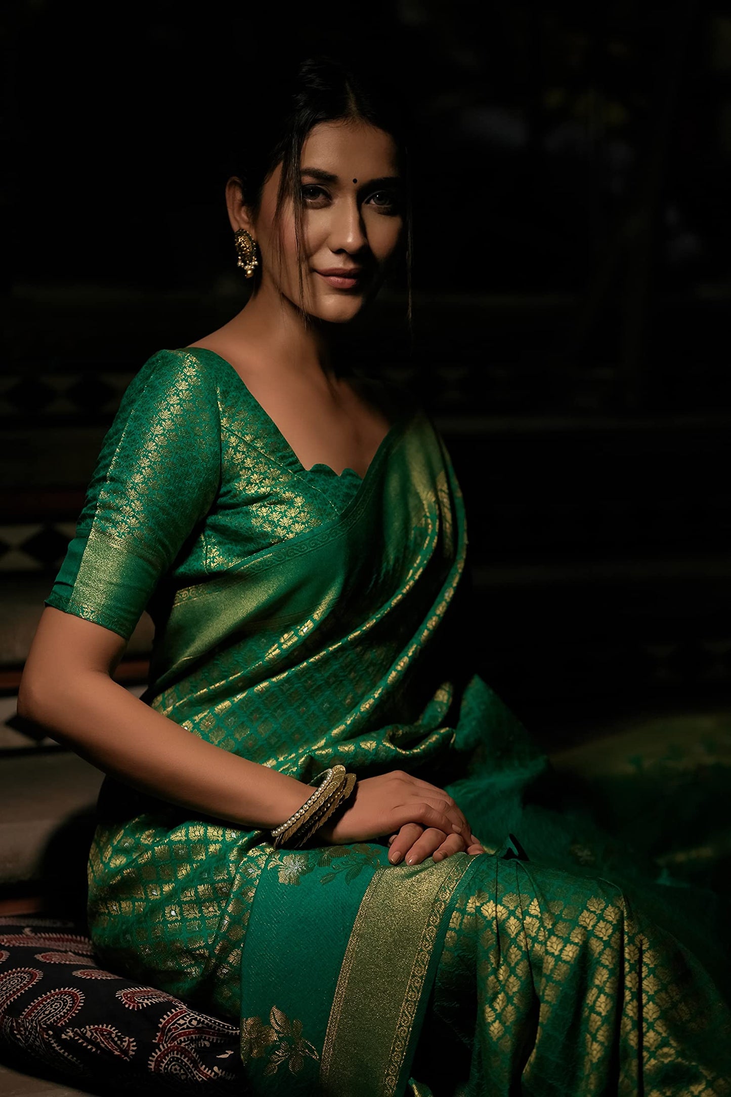 Vardha Women's Kanchipuram Art Silk Saree with Unstitched Blouse Piece - Zari Woven Work Sarees for Wedding (Anamika Silk, 400, Green)