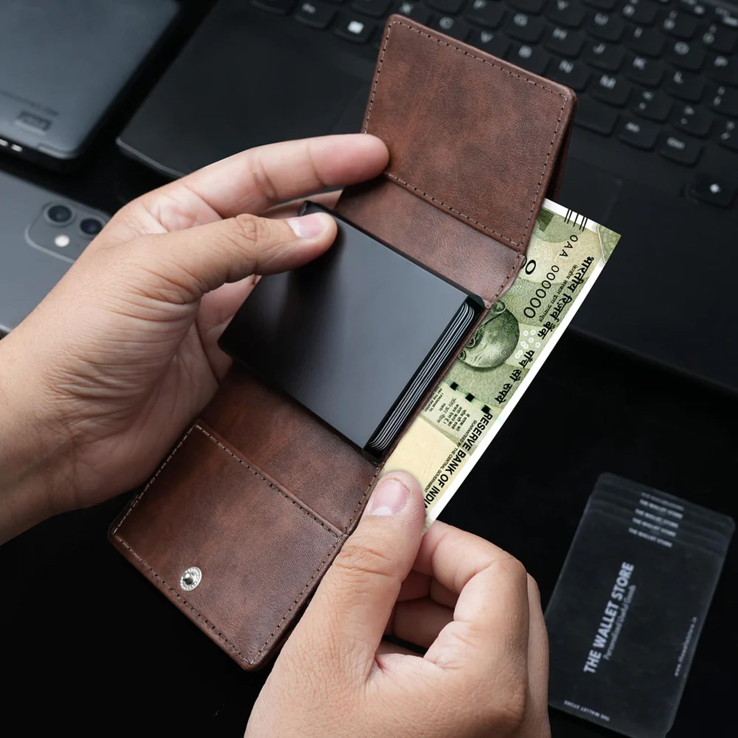The Wallet Store Maverick RFID Protected Minimalist Wallet, Pop-Up Cardholder, Scan-Proof Aluminium Case, Holds 8 Credit/Debit Cards, Slim Men’s Wallet (Brown-D)
