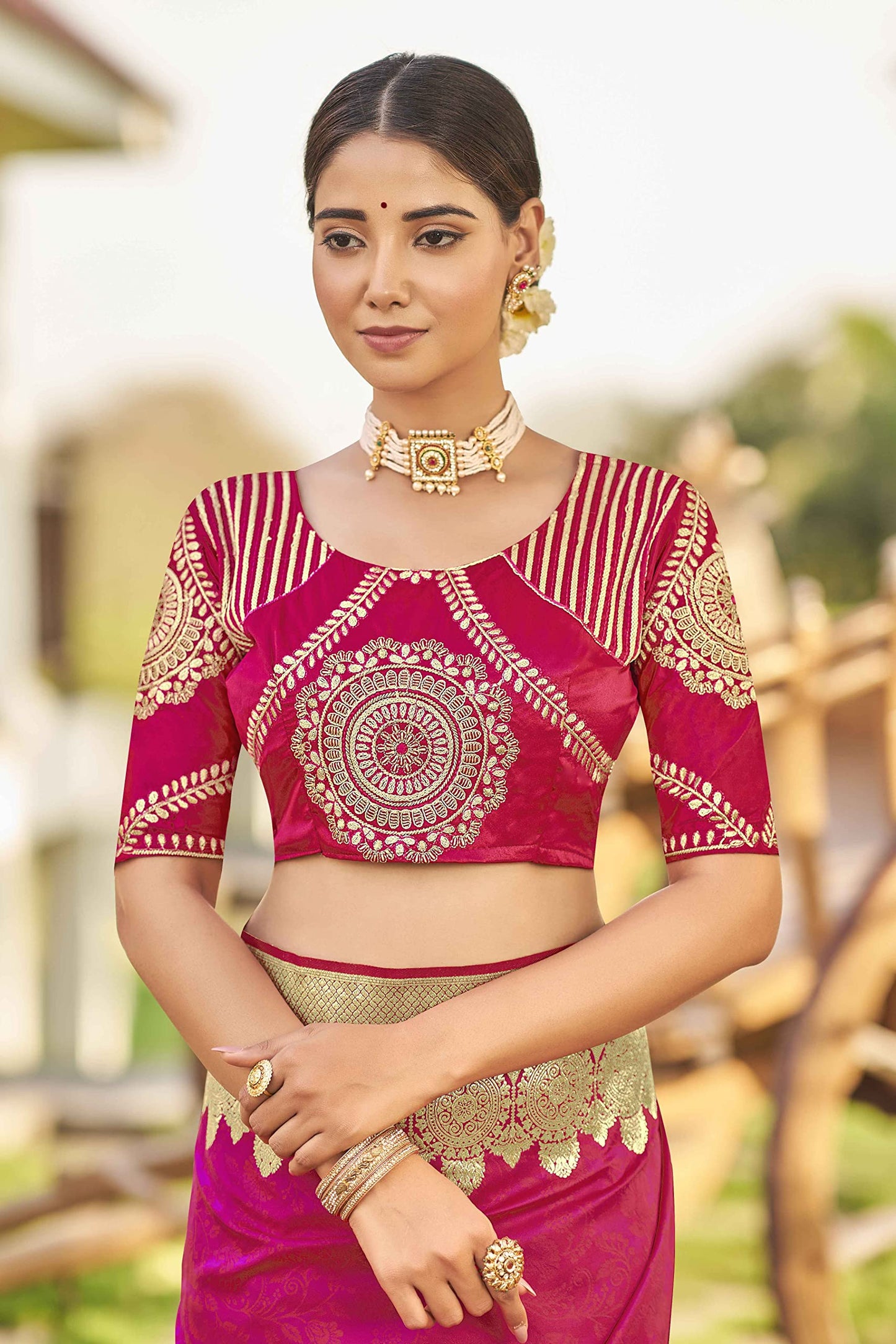 MANOHARI adorable woven pattern Banarasi Silk saree for women with Blouse Piece_MN1748