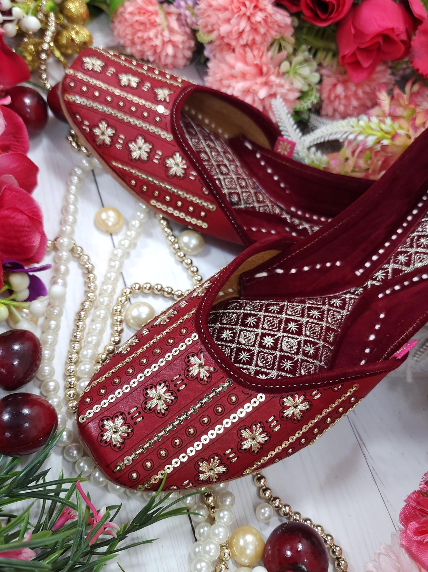 Fulkari Women Twinkle Gold Casual Genuine Soft Leather Jutis | Bite and Pinch Free Juttis | Punjabi Jutti | Girl's Office Flat Ladies Mojari | dailywear Ethnic Juti |