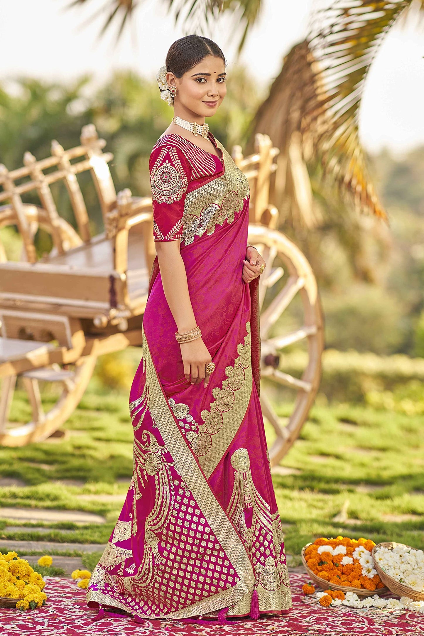 MANOHARI adorable woven pattern Banarasi Silk saree for women with Blouse Piece_MN1748
