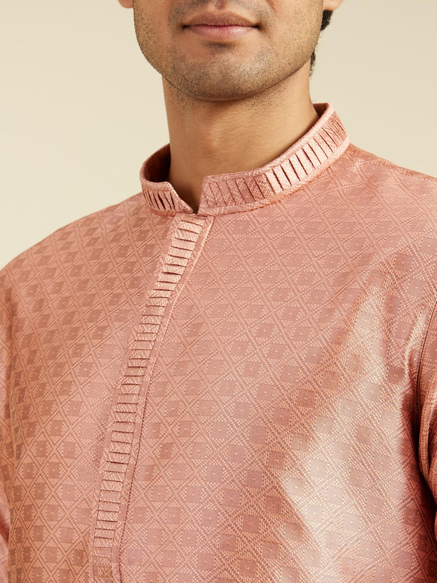 DIWAS BY MANYAVAR Men's Art Silk Jacquard Weave Kurta (Peach,L)