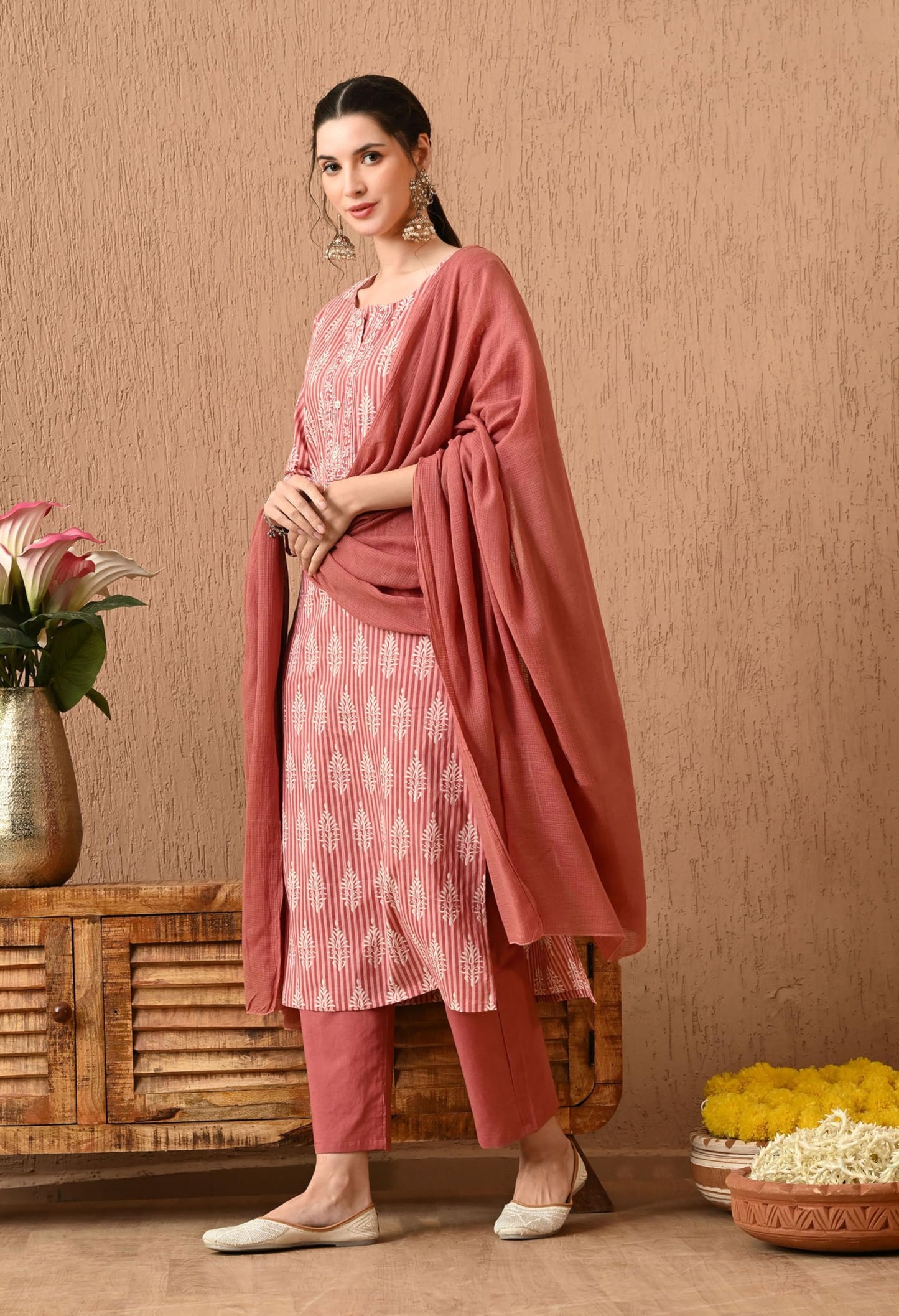 KEOSA Women Floral Printed Regular Pure Cotton Kurta with Trousers & with Dupatta Pink
