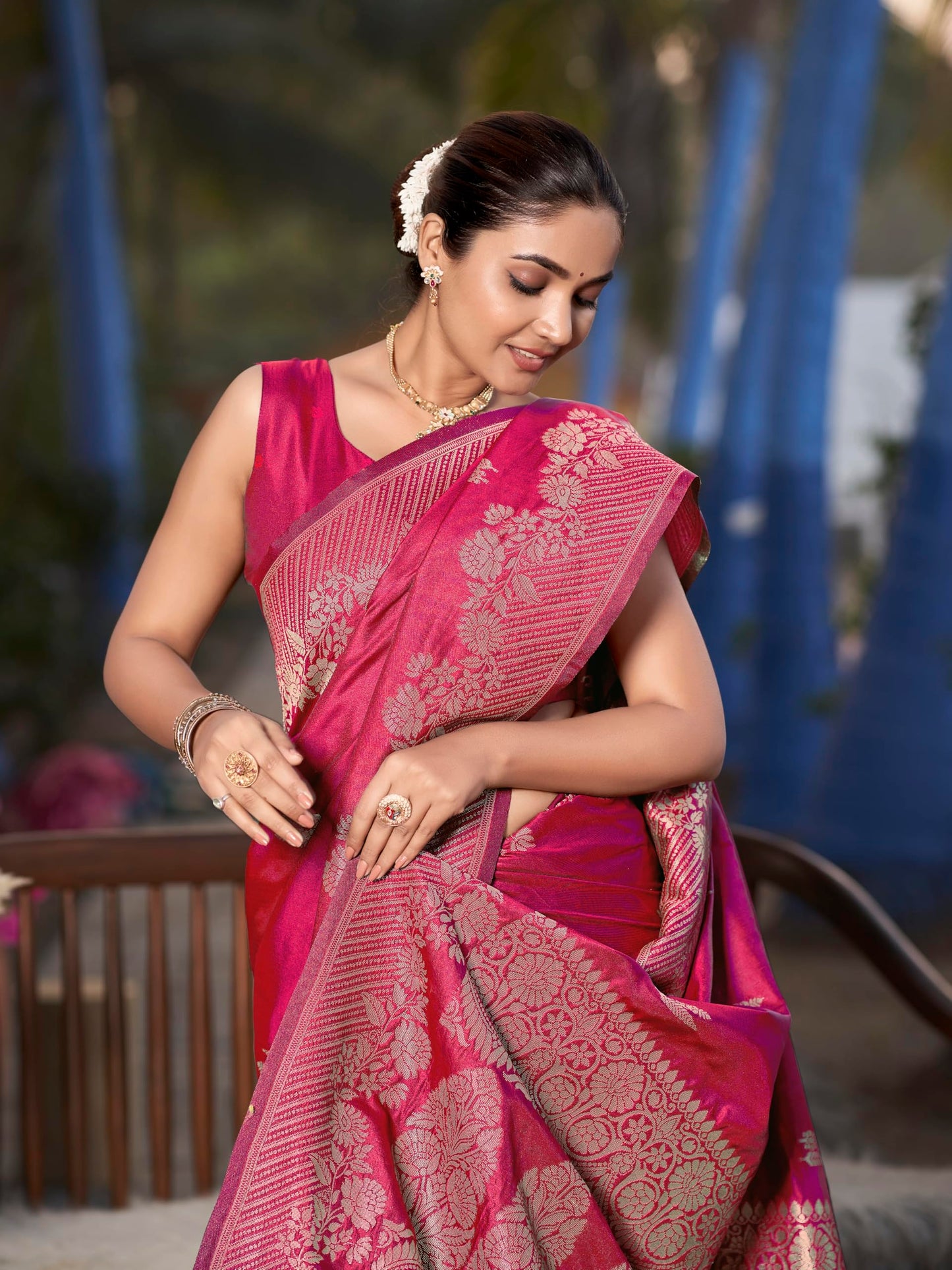 MANOHARI Women's Most Trendy Banarasi Woven Pink Saree With Heavy Jacquard Work Saree With Blouse Piece