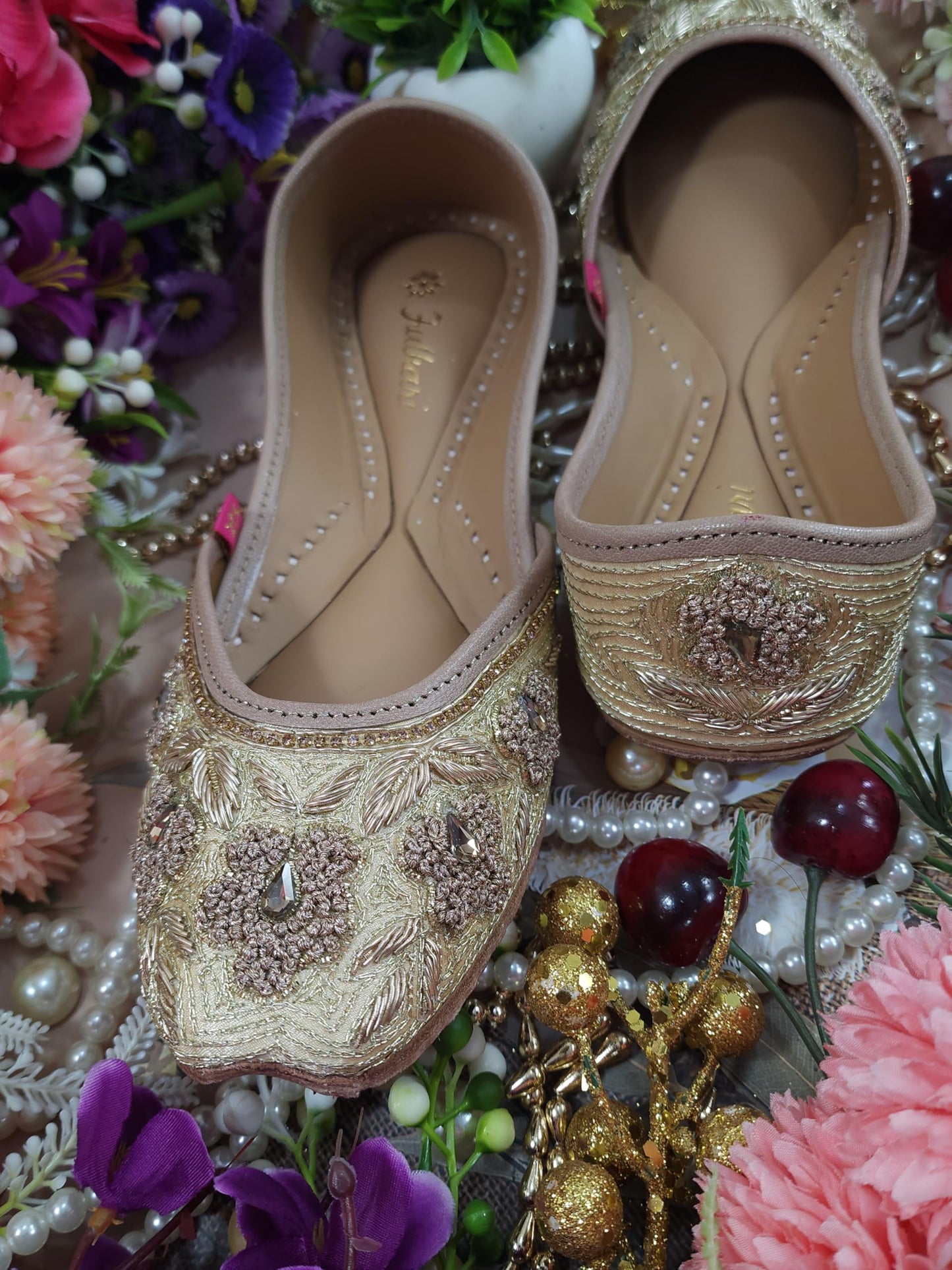 Fulkari Women Gulmore Formal Genuine Soft Leather Jutis | Bite and Pinch Free Juttis | Punjabi Jutti | Girl's Wedding Flat Ladies Mojari Ethnic Juti |