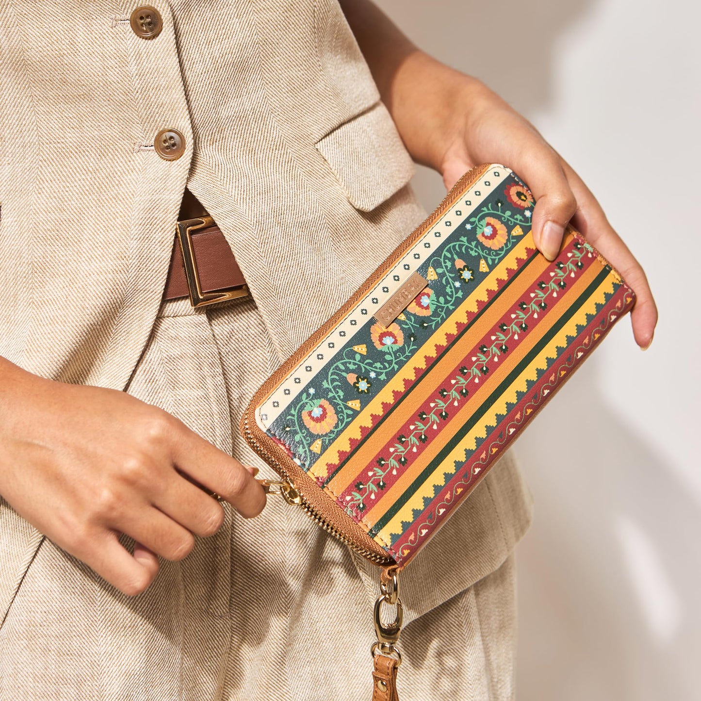 Chumbak Women’s Wallet – Jaipur Nomad Collection, Tan Floral PU Leather Compact Wallet with Zipper Closure, Lightweight Travel Purse for Women
