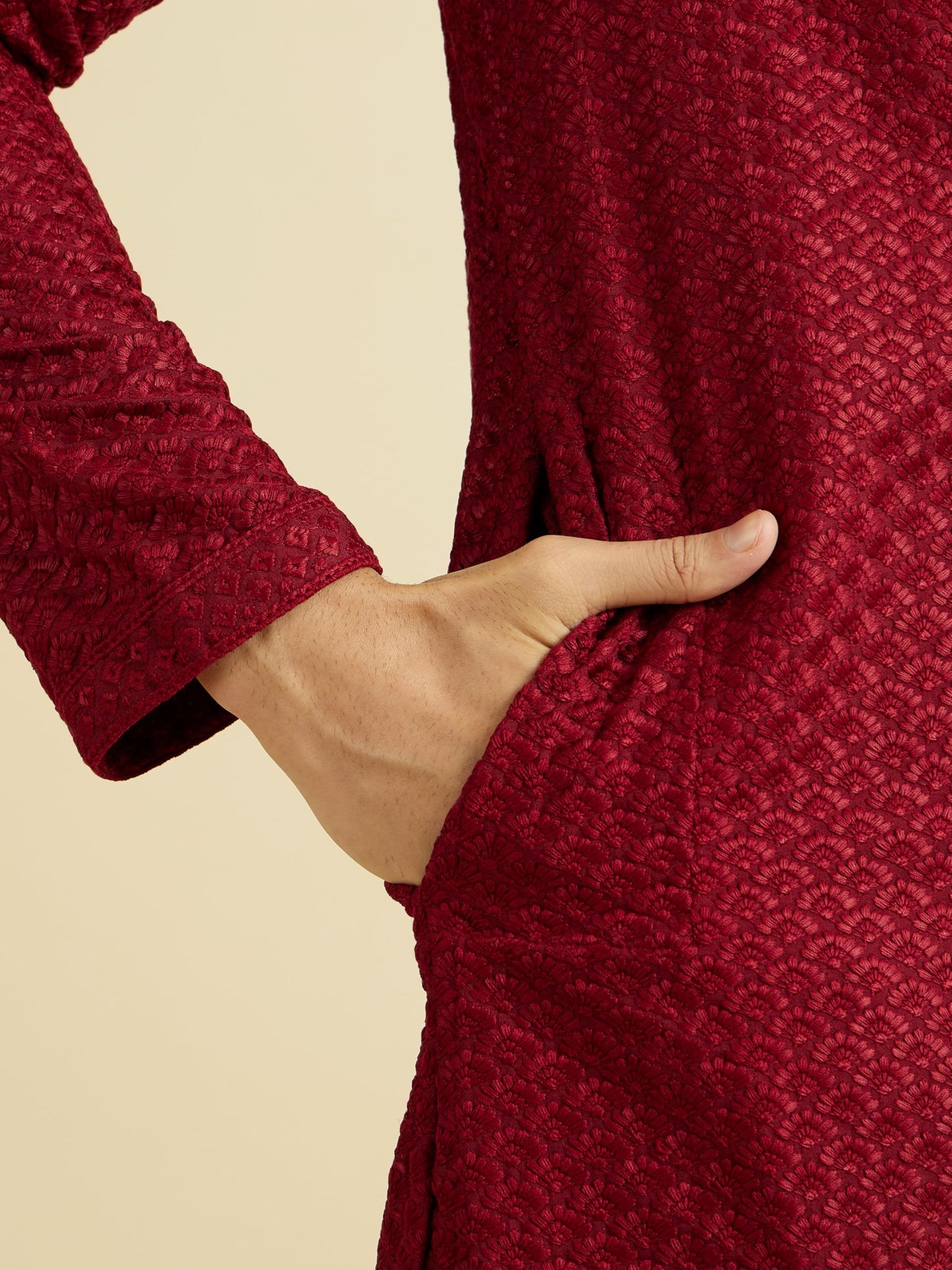 Manyavar Men's Cotton Blend Embroidery Kurta Pyjama Set (2pcs)