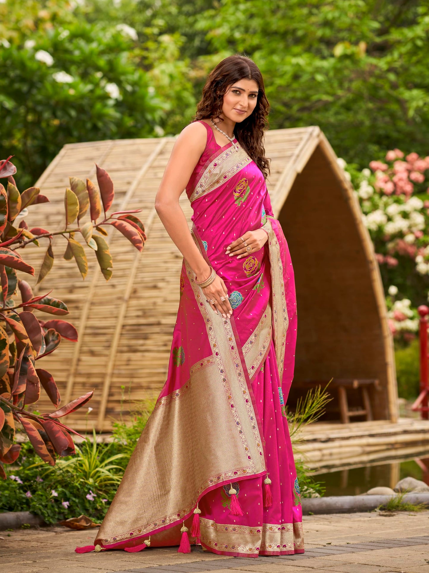 MANOHARI Women's Most Trendy Banarasi Satin Silk Woven Lemonade Pink Colorful Flower Pattern Saree With Heavy Jacquard Work Saree With Blouse Piece_MN2033