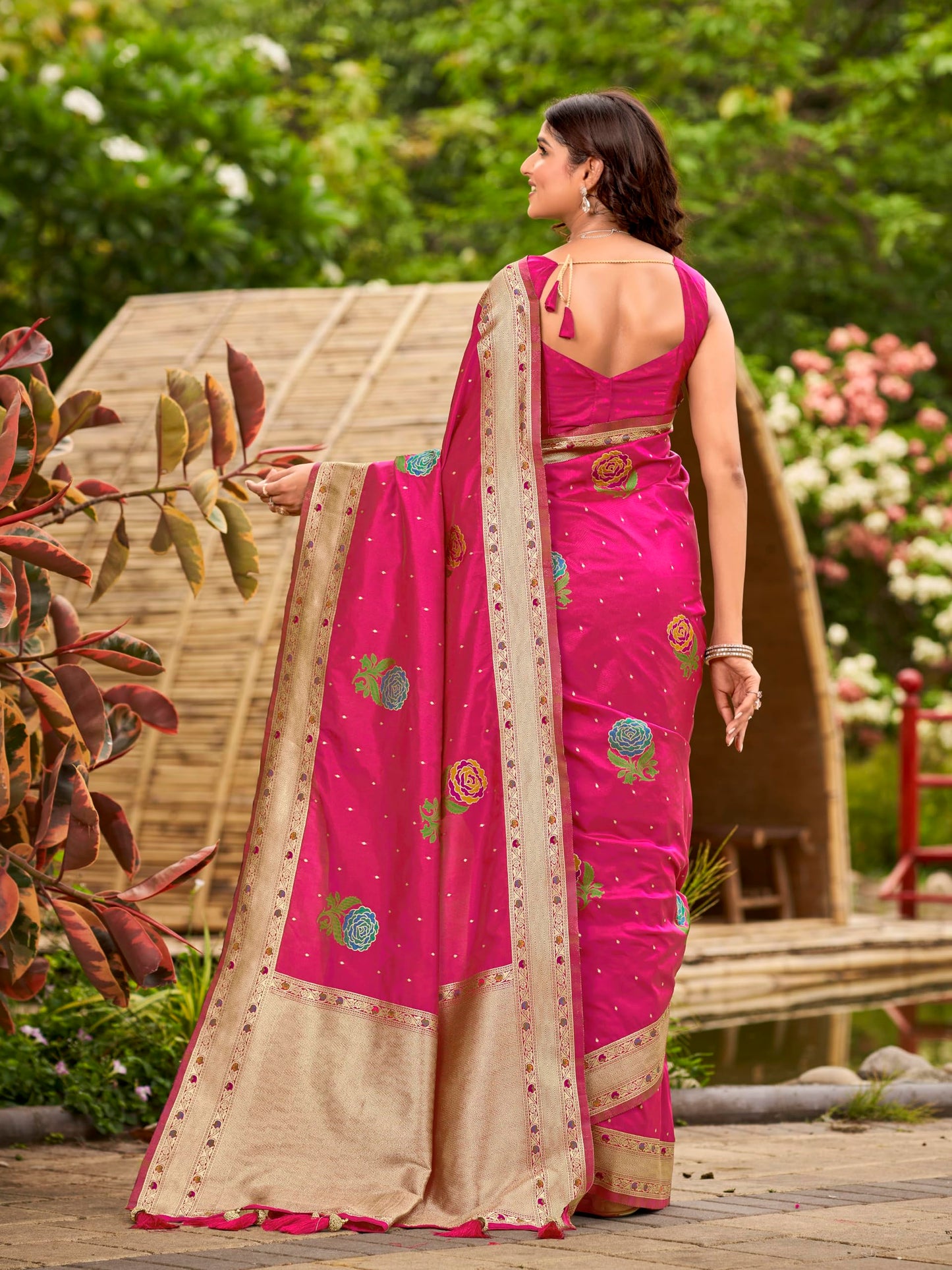 MANOHARI Women's Most Trendy Banarasi Satin Silk Woven Lemonade Pink Colorful Flower Pattern Saree With Heavy Jacquard Work Saree With Blouse Piece_MN2033