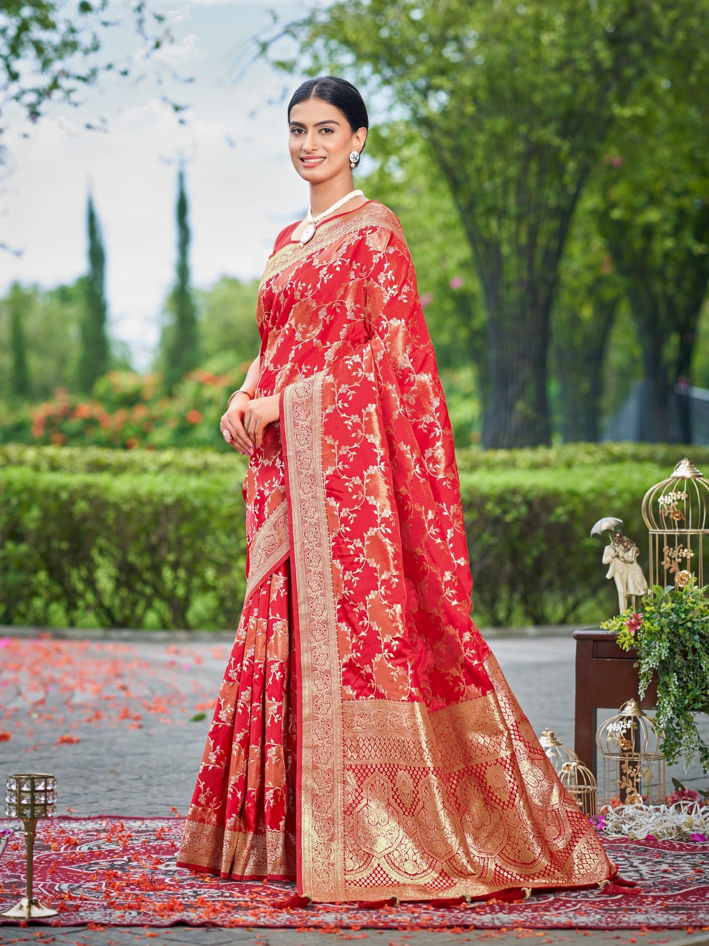 MANOHARI Women's Most Trendy Banarasi Satin Silk Woven Vibrant Red Saree With Heavy Jacquard Work Saree With Blouse Piece_MN2050