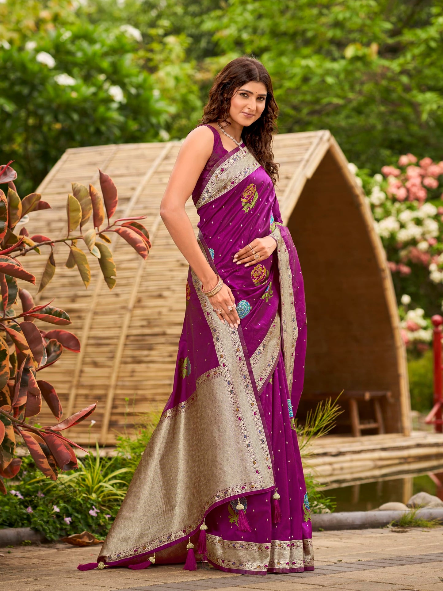 MANOHARI Women's Most Trendy Banarasi Satin Silk Woven Magenta Colorful Flower Pattern Saree With Heavy Jacquard Work Saree With Blouse Piece_MN2035