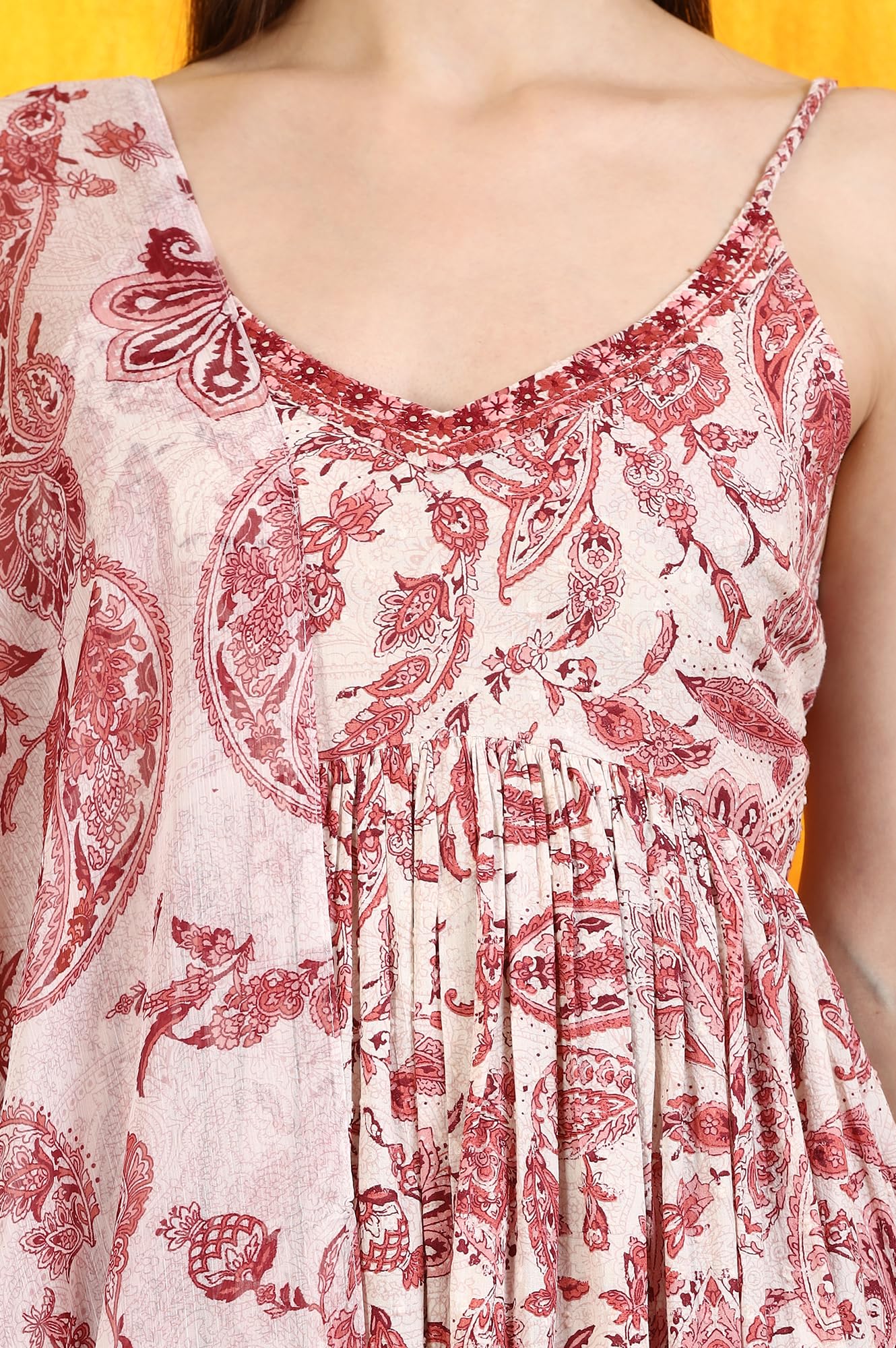 W for Woman White Paisley Printed Swiss Dot Cotton Spaghetti Kurta, Pants and Dupatta Set (Size: L)-WS12184-124713