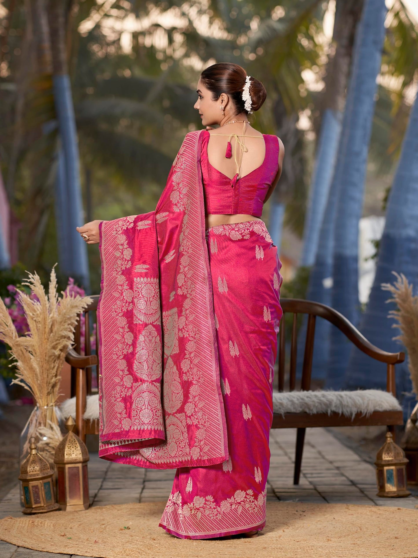 MANOHARI Women's Most Trendy Banarasi Woven Pink Saree With Heavy Jacquard Work Saree With Blouse Piece