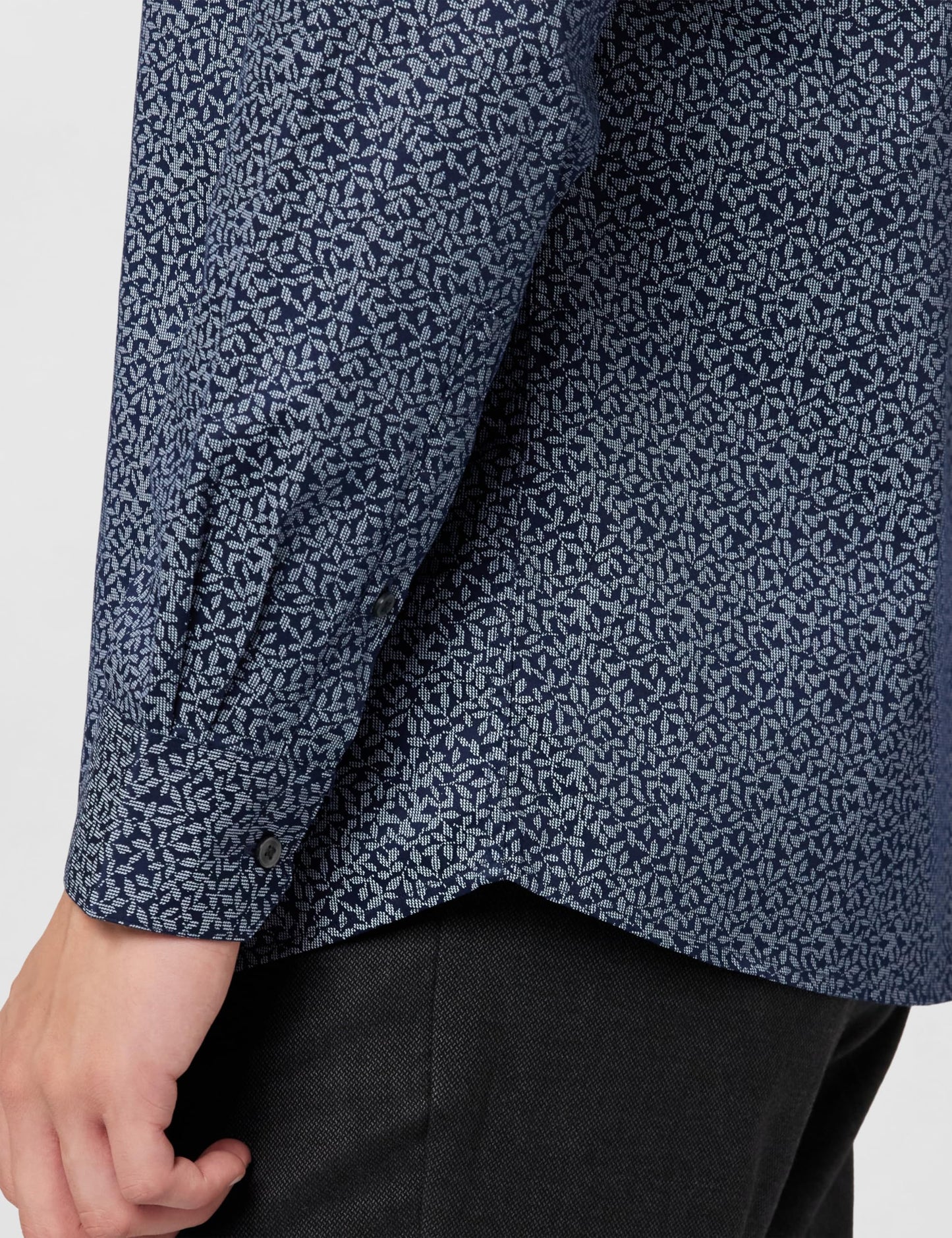 Arrow Men's Cotton Leaves Slim Fit Shirt (ARAEOSH1719_Navy, 40