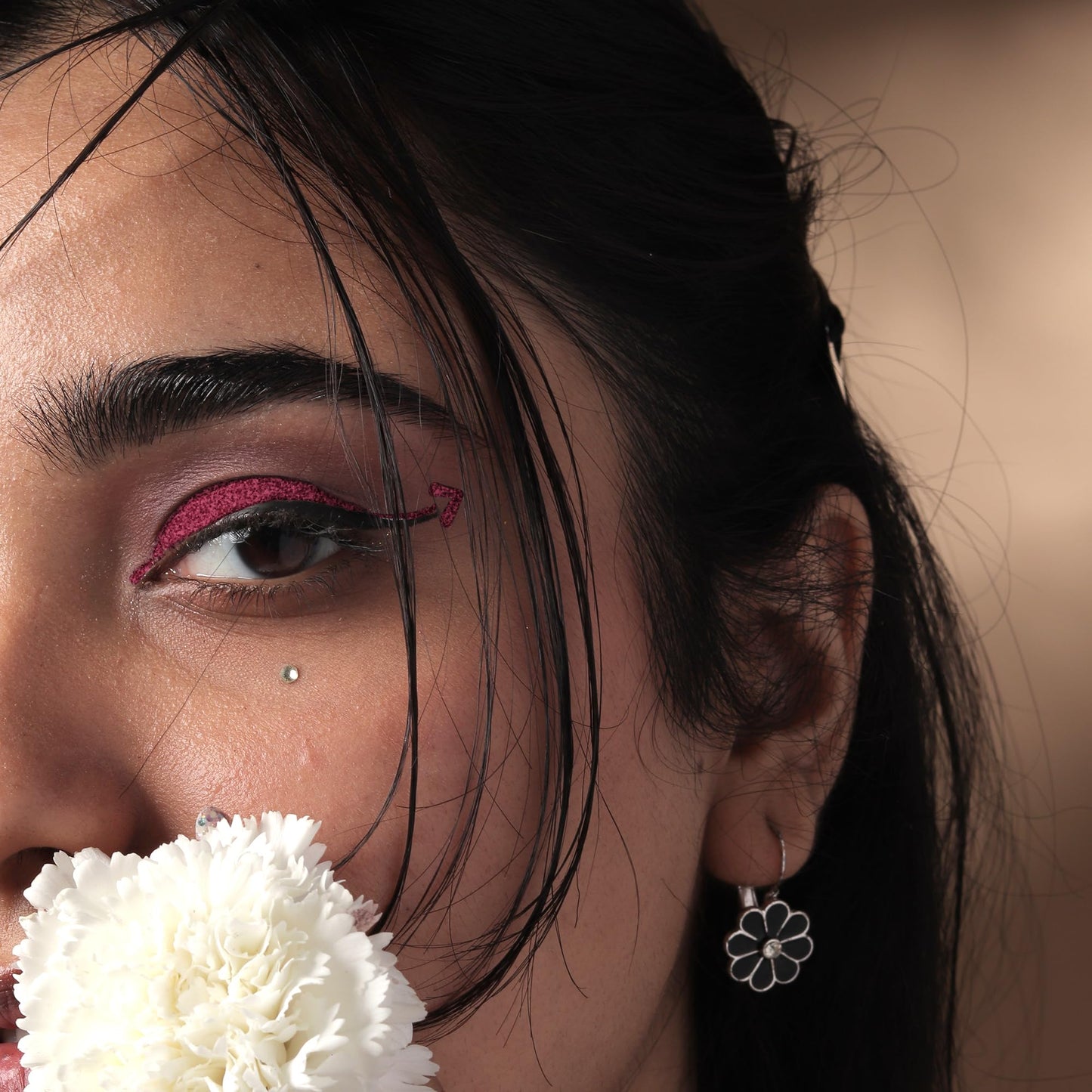 Elitty Red Pop Colour Eyeliner, Metallic Finish | Long Lasting, Water Proof, Smudge Proof | Amla and Almond oil enriched| Vegan & Cruelty Free, Easy Application, Liquid Eyeliner (Lunar Magic) - 4ml - SaumyasStore