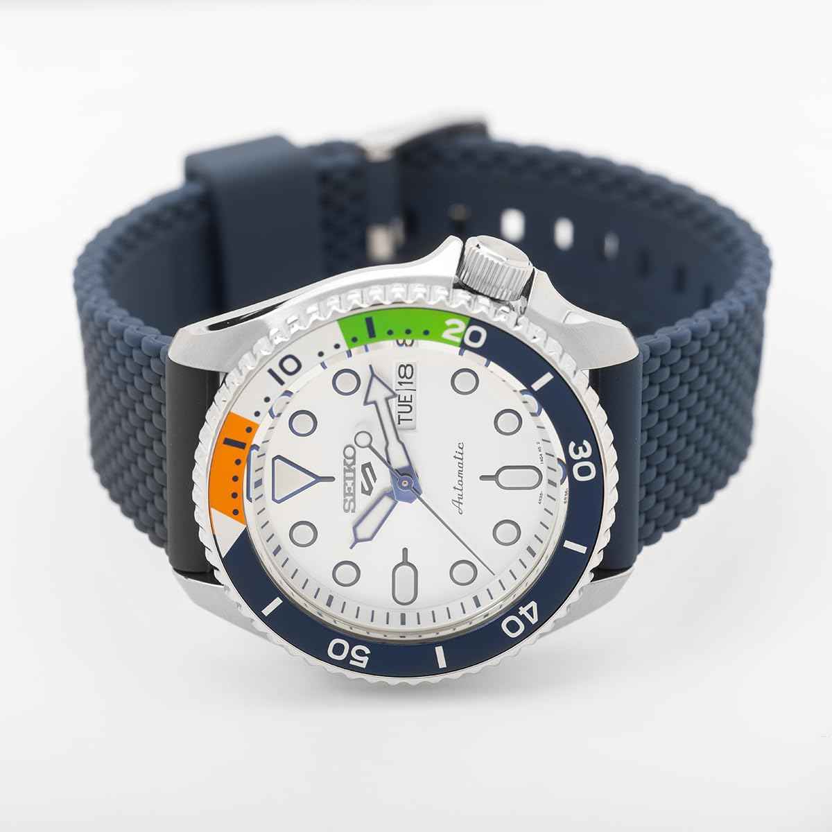 Seiko Limited Edition India Exclusive Off-White Dial Men's Analog Watch, Stainless Steel Band, with Extra Silicon Strap- Srpk83K1, Band Color:Silver SaumyasStore