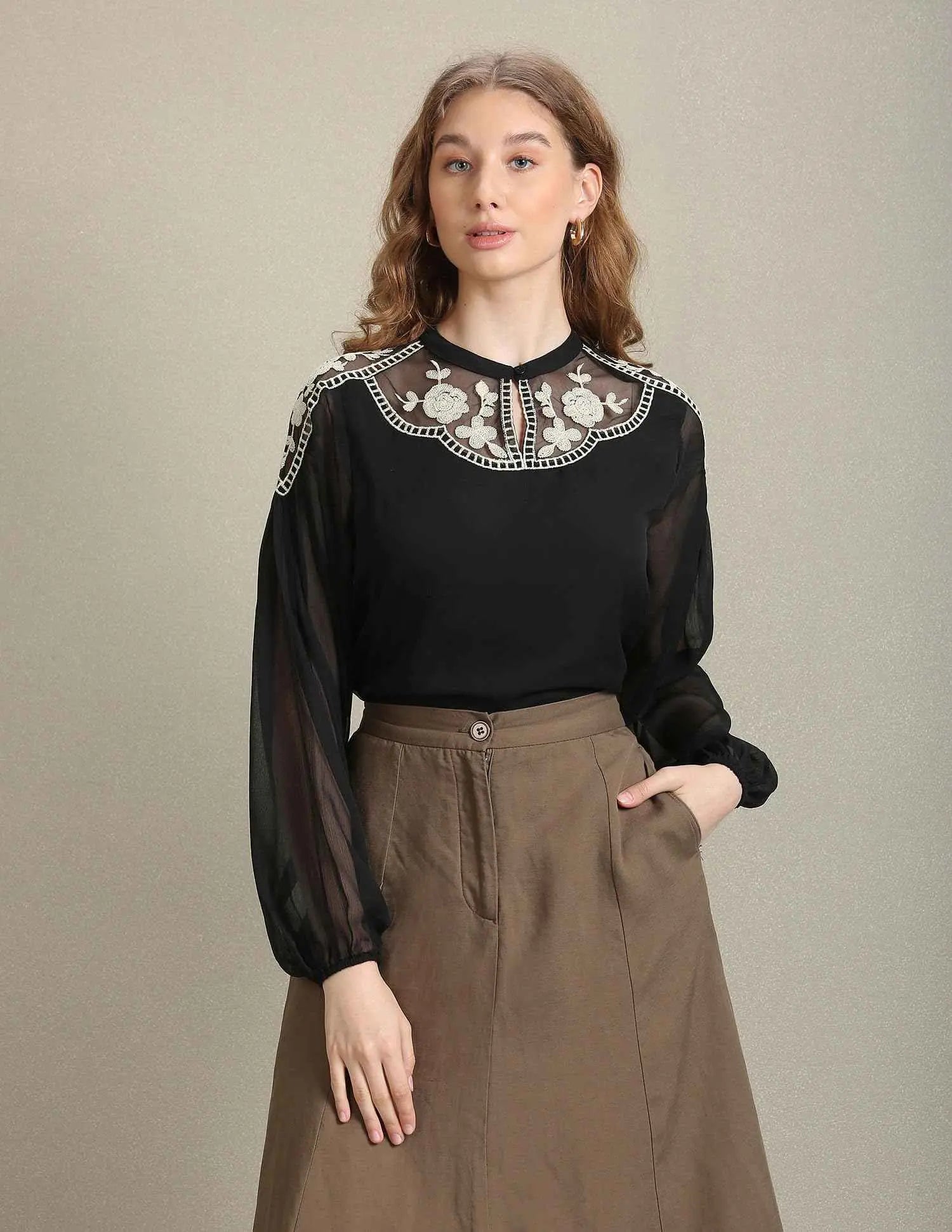 U.S. POLO ASSN. Women's Placement Lace Embroidery Top (UWAW23TOP013_Black_M) SaumyasStore