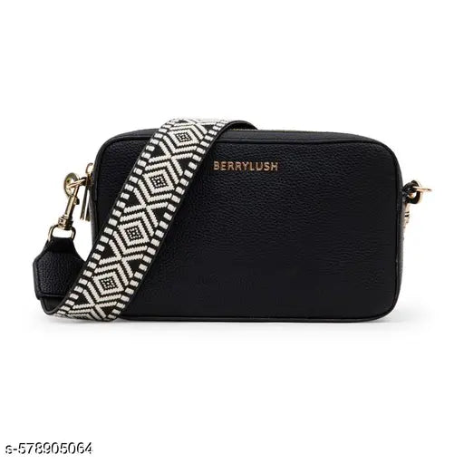 Berrylush Women Textured Black Synthetic Leather Geometric Non-detachable Strap Zipper-Up Small Sling Bag