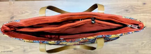 SHOPPER WITH PARTITION