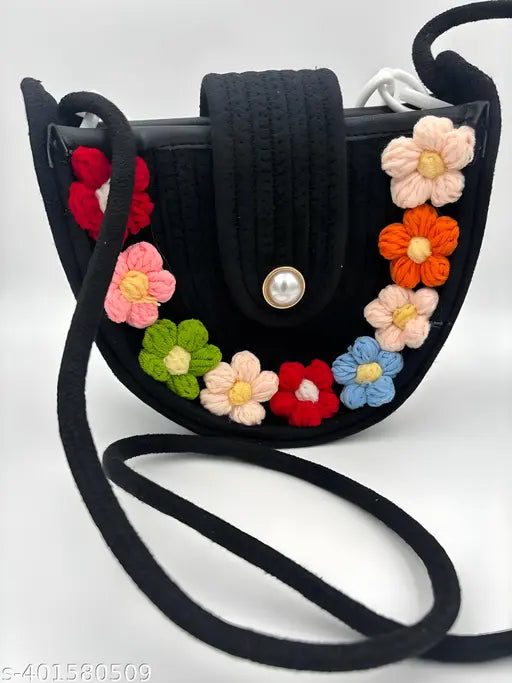 2024 Summer Macrame  Straw Rattan Woven Daisy Flower Shoulder Crossbody Handbag for womens and Girls Tote bag Shoulder bag Trendy