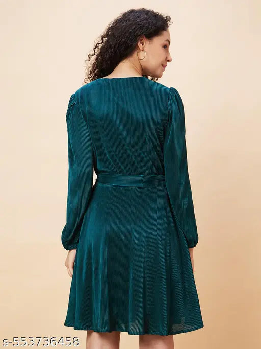 Globus Women Green Solid V-Neck Fit And Flare Belted Party Dress