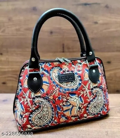 ZIPPERED HANDBAG