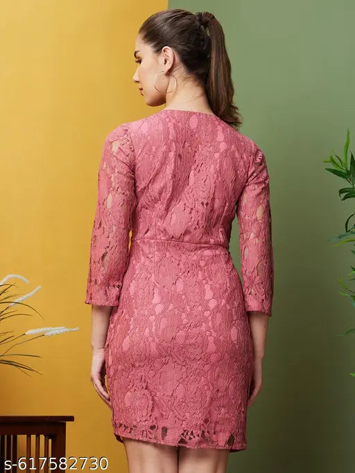 Globus Women Mauve Self Design Party V-Neck Bodycon Dress