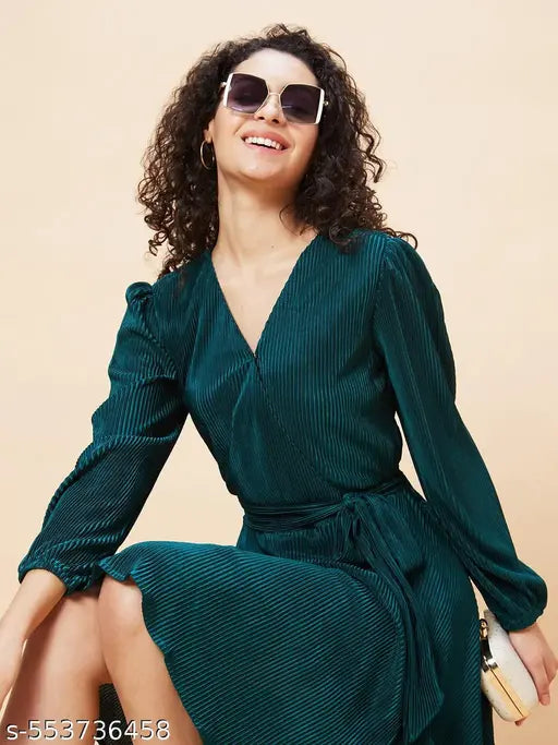 Globus Women Green Solid V-Neck Fit And Flare Belted Party Dress
